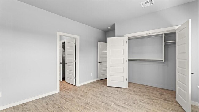 Building Photo - 520 Kearny Ln