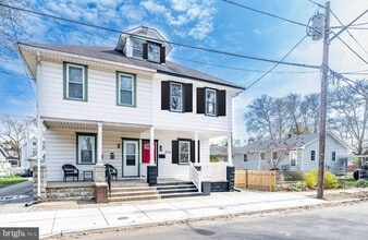 Building Photo - 316 W 4th St