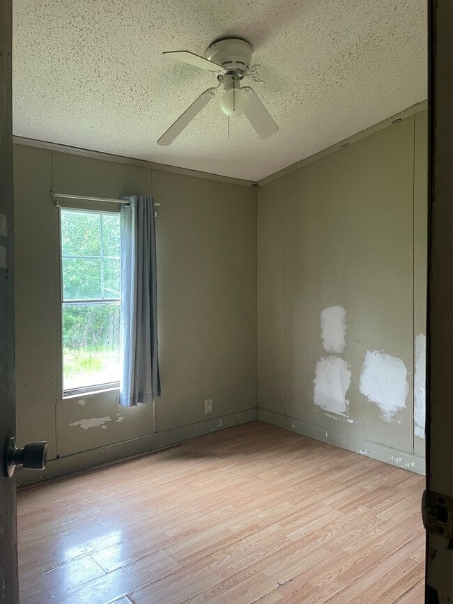 Building Photo - 5 Bedroom, 3 Bath 2,128 sq ft Doublewide T...