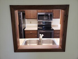 Building Photo - 1918 E 3rd St