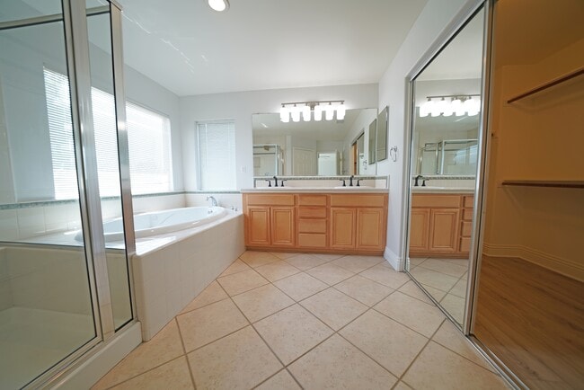 Building Photo - 20624 Como Ln