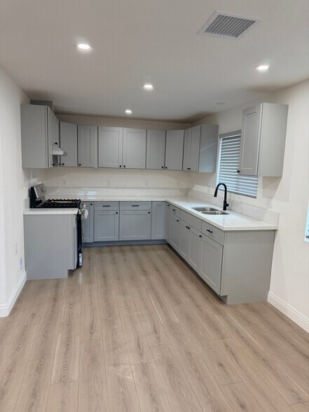 Building Photo - 2841 Folsom St