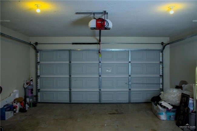 Building Photo - 2903 Sabrina Dr