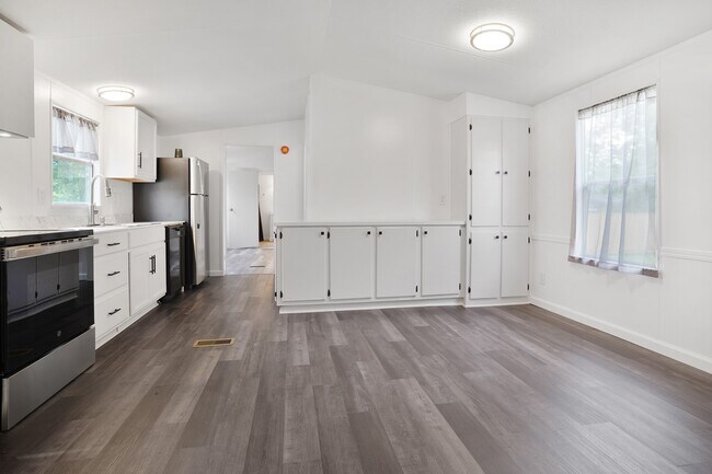 Building Photo - 21950 Caney Dr