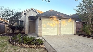 Building Photo - 2122 Thorn Berry Creek Ln