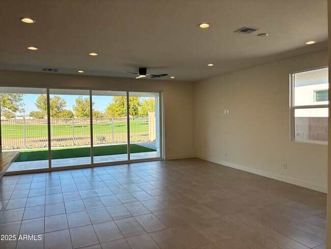 Building Photo - 17778 W Crawfordsville Dr