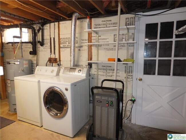 Building Photo - 8368 Seemsville Rd