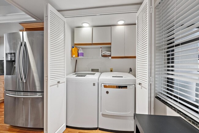 Building Photo - 356 Golfview Rd