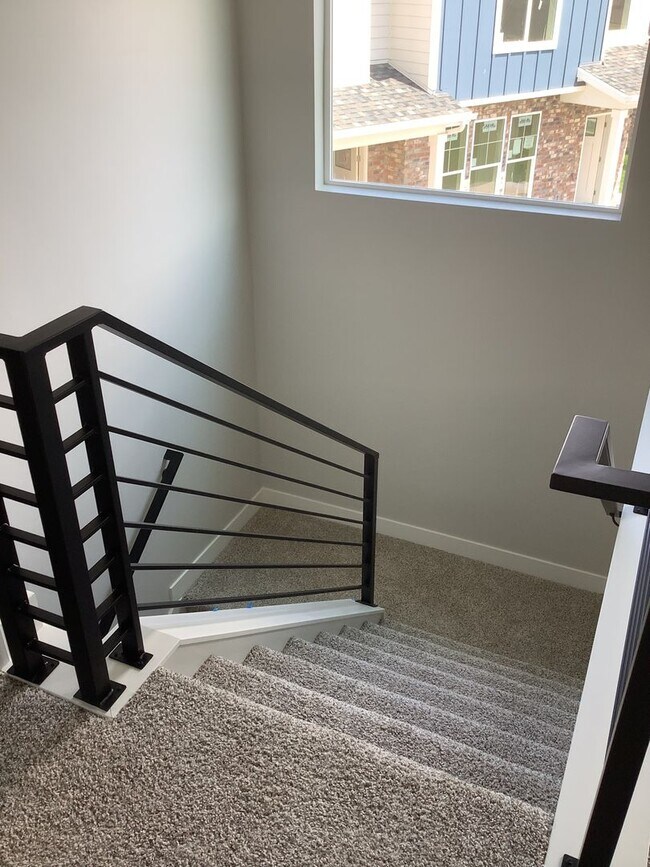 Building Photo - Townhome in Prime Spanish Fork Location