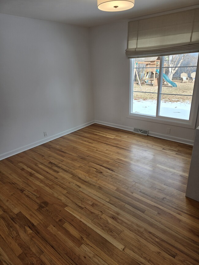 Dining Area - 3377 W Centennial Ave