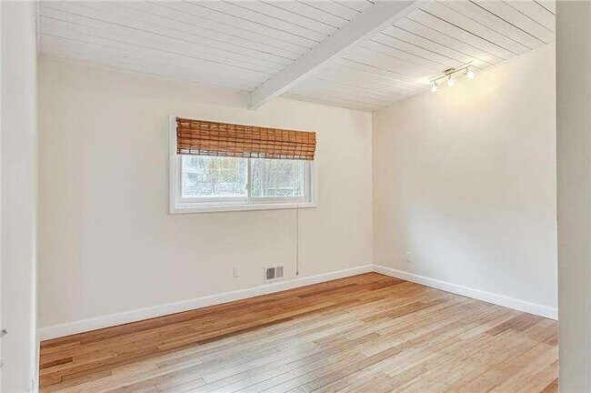 Building Photo - 3121 Lynnray Dr