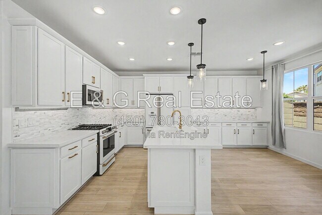 Building Photo - 2771 S Chippewa Dr