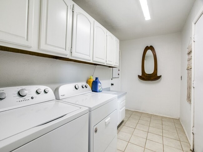 Building Photo - 4612 Waterway Dr N