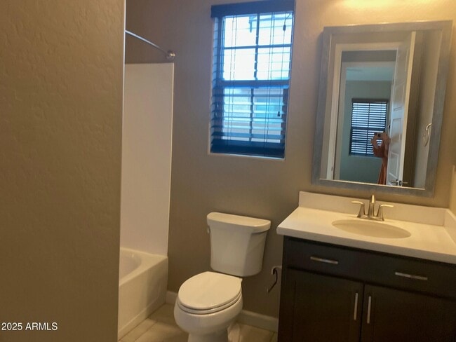 Building Photo - 1945 W Yellowstone Way