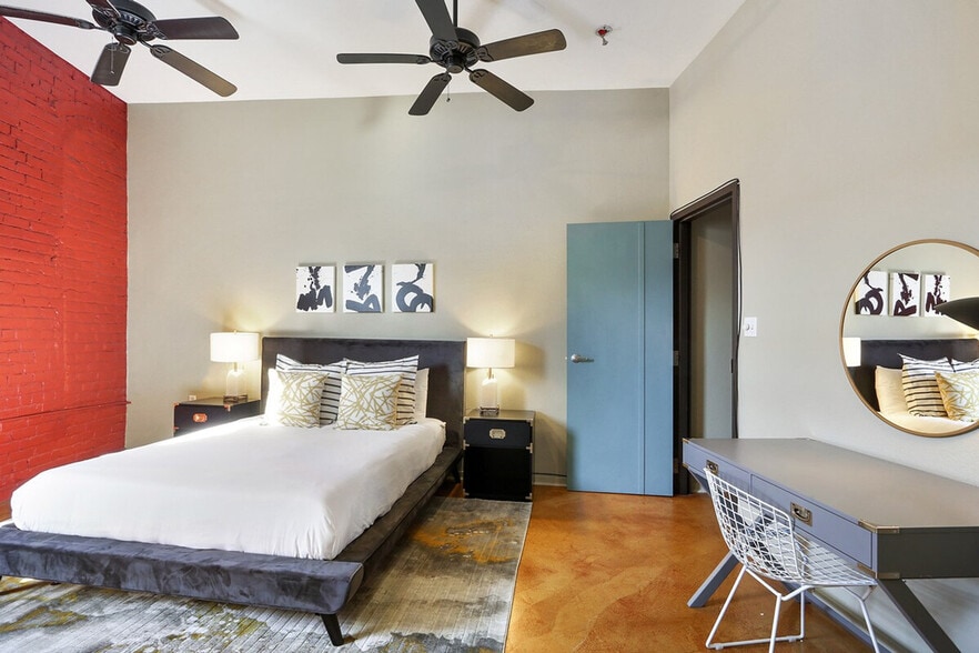 Building Photo - 1041 Constance St