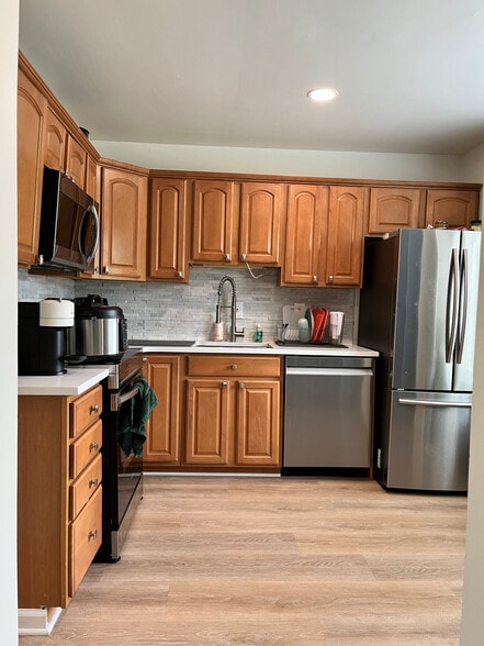 Kitchen - 8427 Snowden Oaks Plz