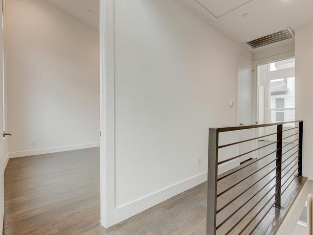 Building Photo - 5923 Lindell Ave