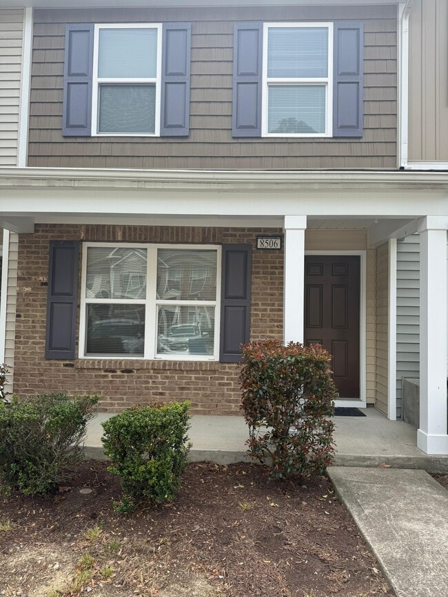 Building Photo - 8506 Quarton Dr