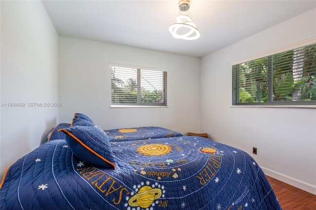 Building Photo - 14610 Tarpon Dr