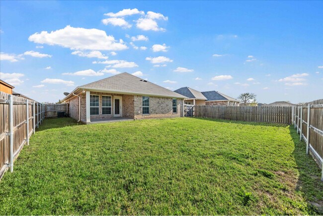 Building Photo - 204 Raven Ridge Ct