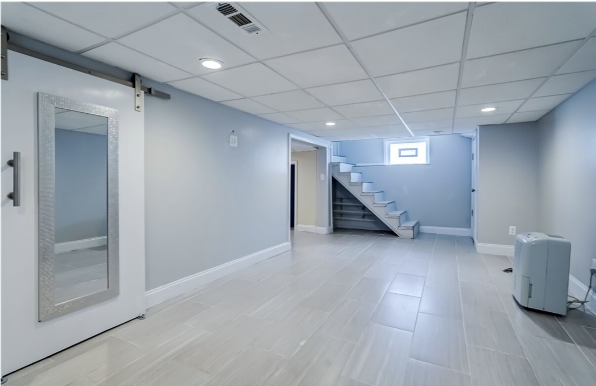 Building Photo - 138 Cherry Rd