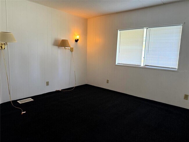 Building Photo - 3221 SE 39th Ave