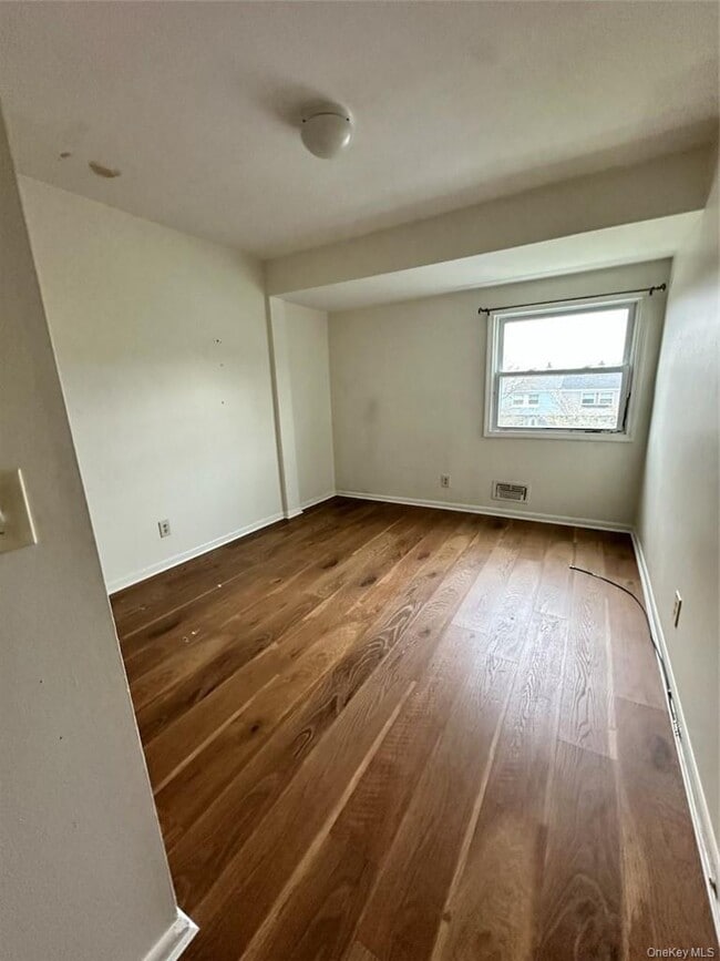 Building Photo - 26 Silo Ln