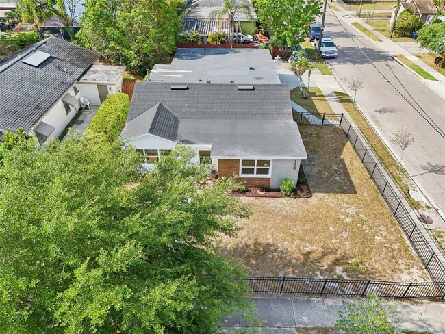 Building Photo - 730 W Swoope Ave