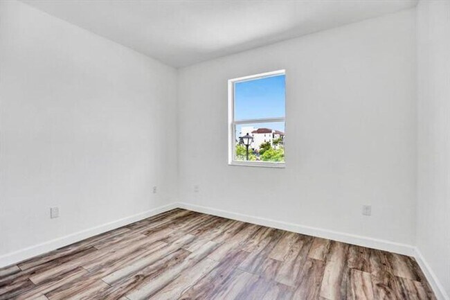 Building Photo - 9081 SW 169th Ct