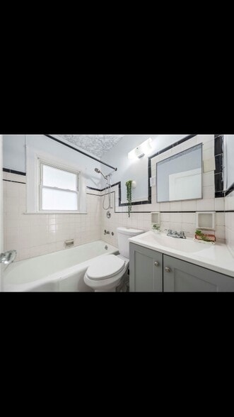 Building Photo - 375 Clay Ave