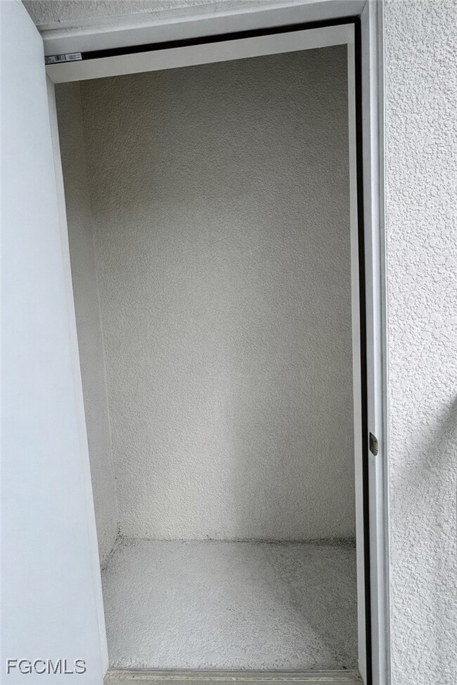 Building Photo - 3303 SW 8th Pl