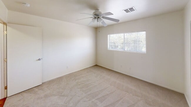 Building Photo - 7BD/3BA, Large Decks!