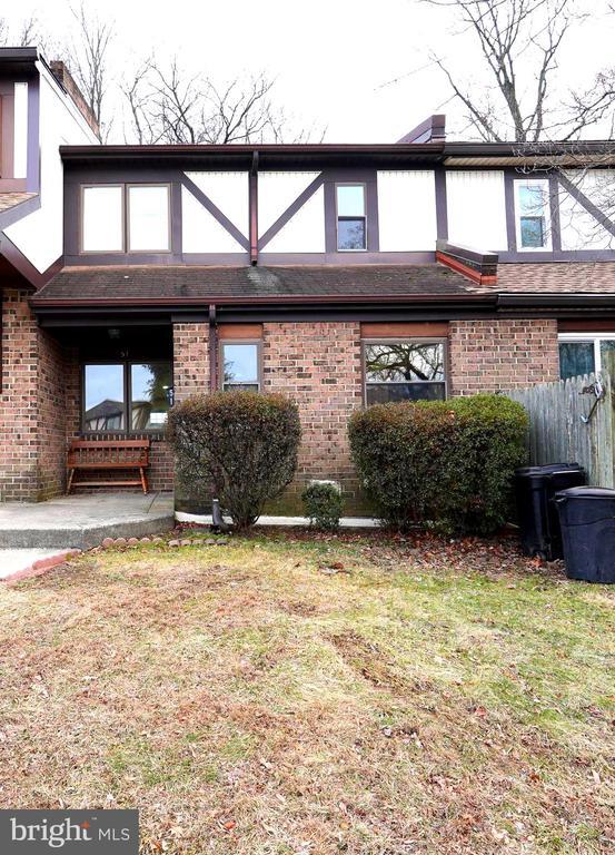 Building Photo - 51 Hollybrooke Dr