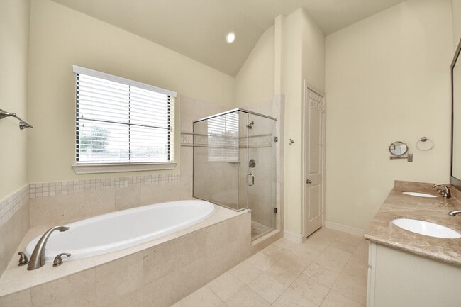 Building Photo - 5617 Kiam St