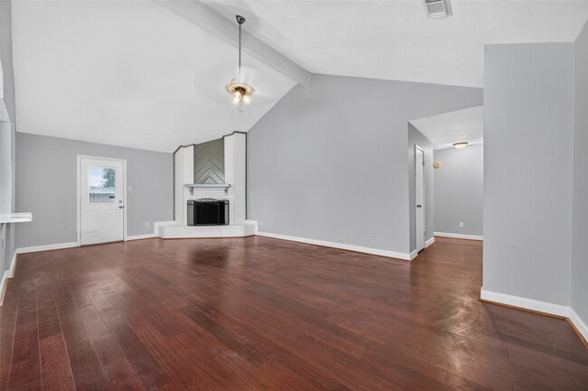 Building Photo - 2450 Long Reach Dr