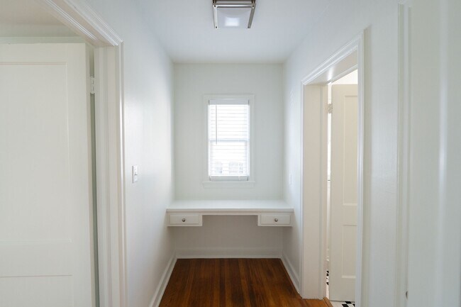 Building Photo - 1917 Prospect St