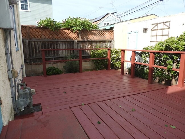 Building Photo - Charming Spanish House with Secluded Yard