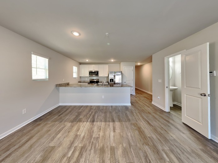 Building Photo - 2129 Belmont Cir NE