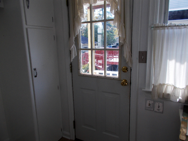 Building Photo - 25 Trumbull Ave SE