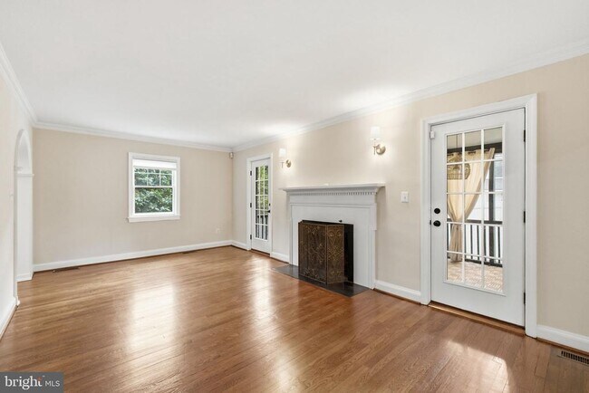 Building Photo - 2354 N Oakland St