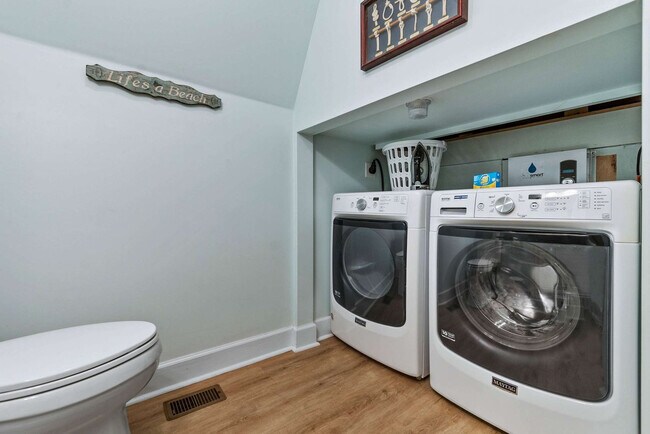 Building Photo - 123 Ferdinand Ave