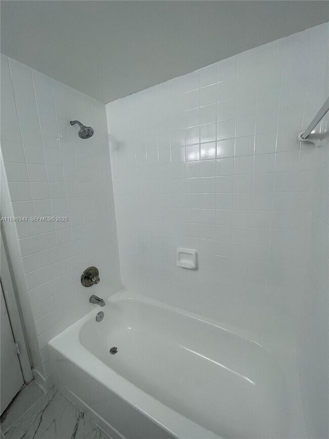 Building Photo - 7450 SW 153rd Pl