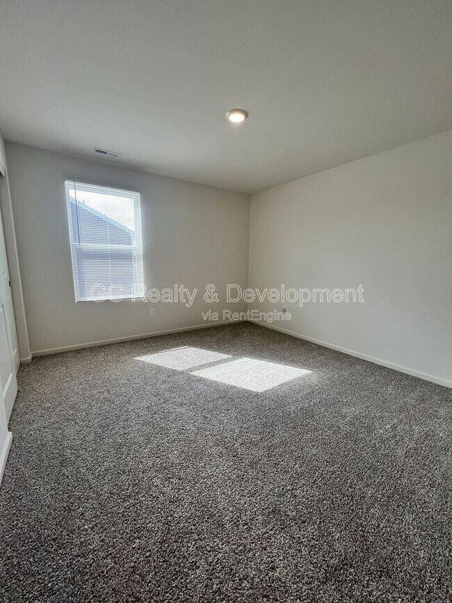 Building Photo - 3233 Lehman Crossing