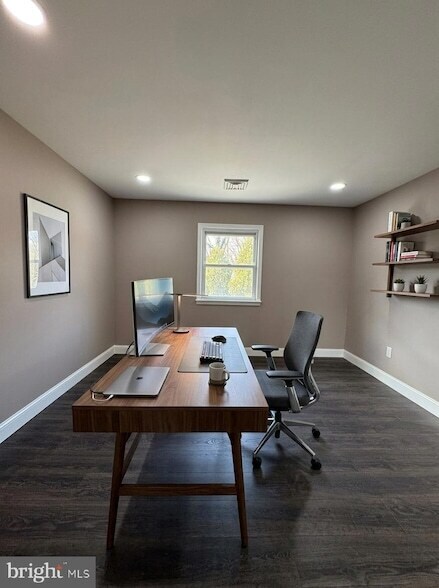 Building Photo - 53 N Post Rd