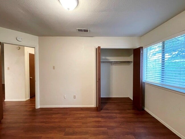 Building Photo - 4508 Dorsett Oaks Cir