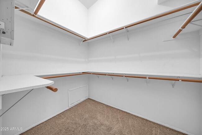 Building Photo - 5639 E Aire Libre Ave