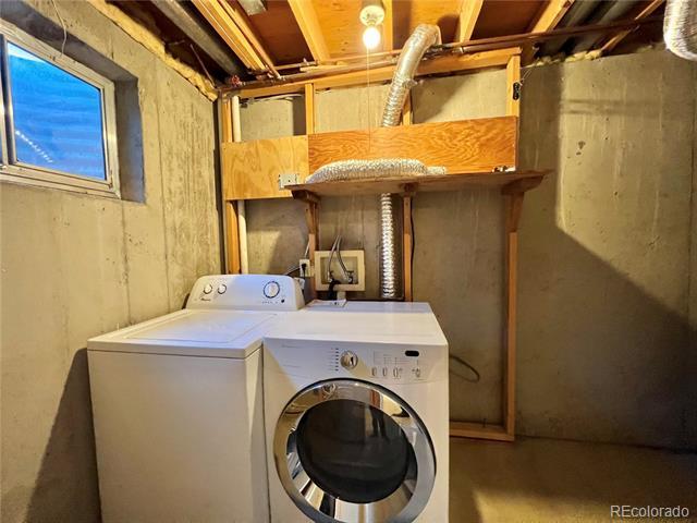 Building Photo - 652 Longfellow Ln