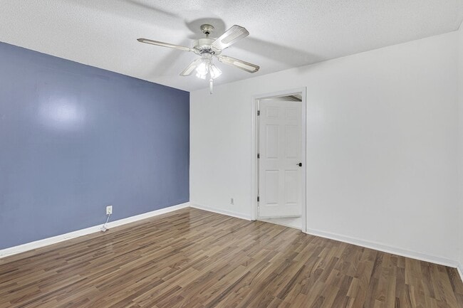 Building Photo - 816 Beazer Ln