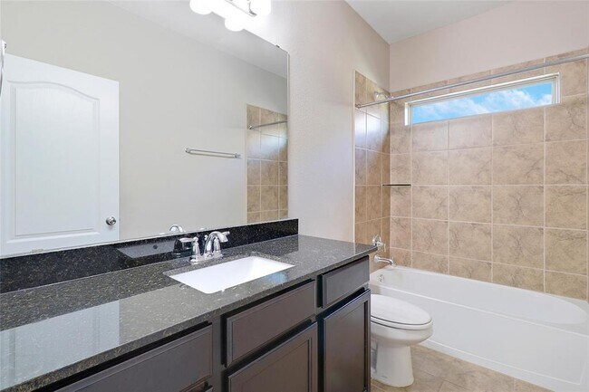 Building Photo - 205 Scenic Hills Cir