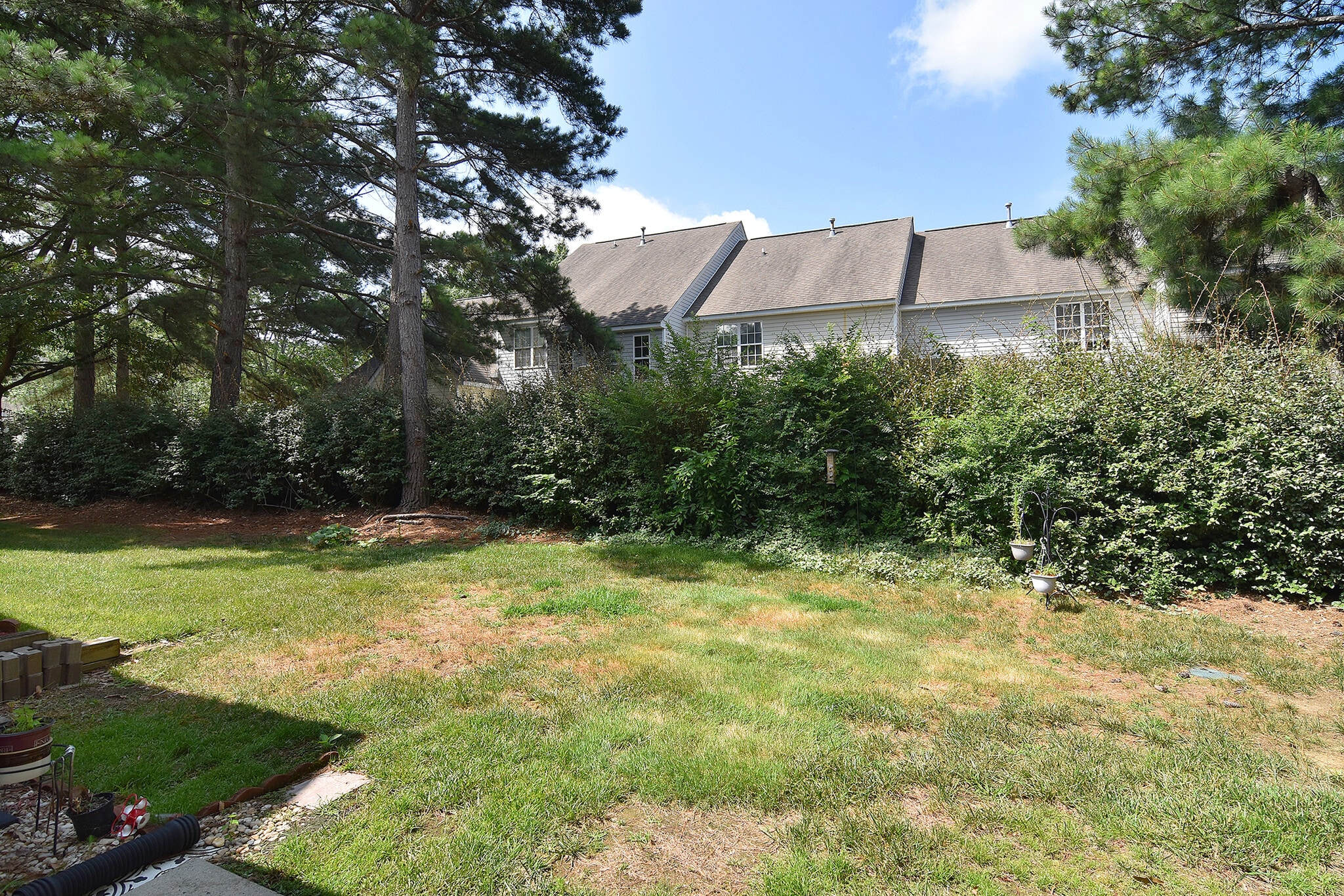 Building Photo - 8339 Christmas Ct